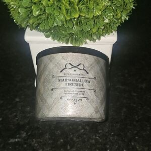 NWT Bath & Body Works Marshmallow Fireside Candle